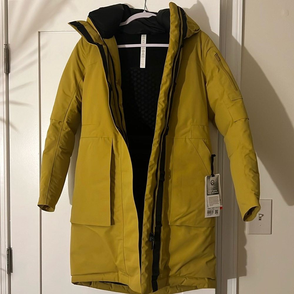 Lululemon Winter Warrior Parka Down Waterproof Size 4